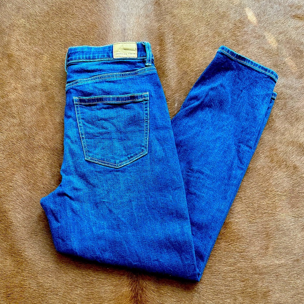 NWOT American Eagle Mom Jeans